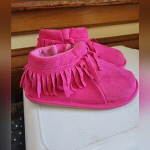 Hot Pink Avon Faux Suede Fringe Ankle Booties slippers moccasins w/tread 1
